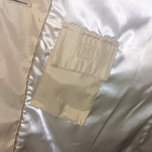 Beltless Trench Coat - Picture 7 of 9